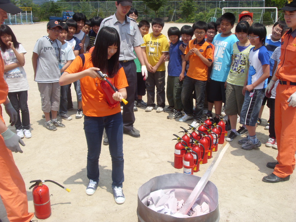 한국119소년단 시범발대식 및 안전체험행사 개최 사진4