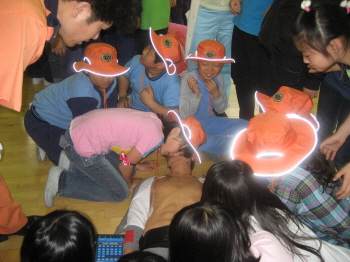 한국119소년단선서식및소방안전교실(구덕초교) 사진4